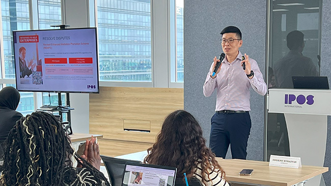 Mr Eric Khoo (IPOS International) deep dived into intellectual property management principles in the context of rapidly evolving technologies.