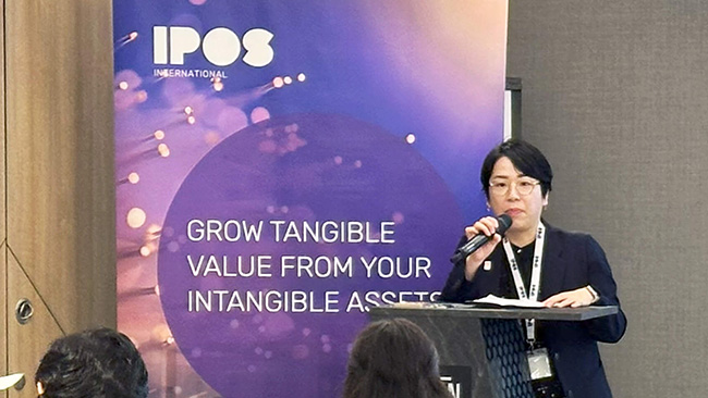 Ms Yukako Ito, Counsellor, Embassy of Japan in Singapore delivering their compelling opening address on balancing AI innovation with robust governance frameworks